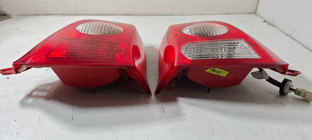 SUZUKI ALTO VII 2013 ROK Lewa i Prawa Lampa lewy i prawy tył