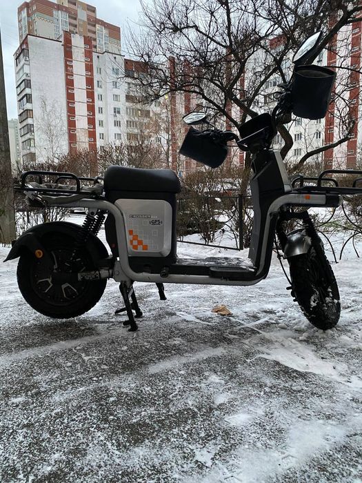 Оренда/прокат Електроскутери