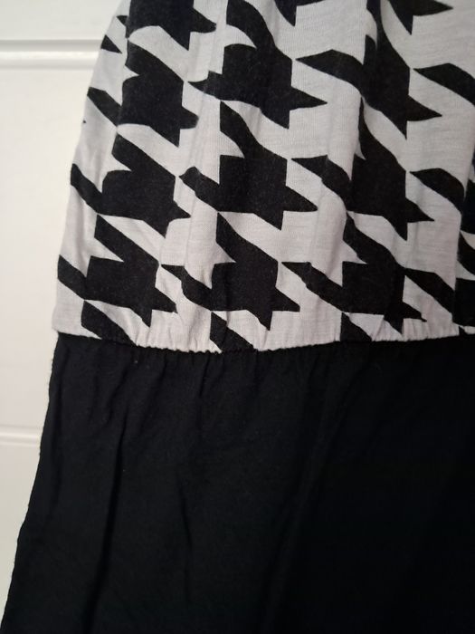 Sukienka czarno biała