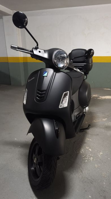 Vespa GTS Super 300 Notte // imaculada // nacional