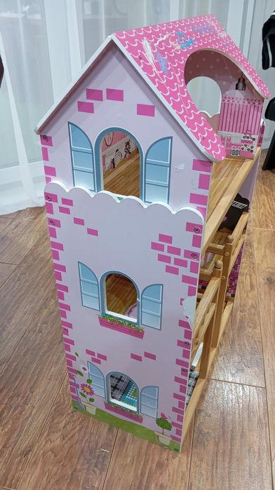 Domek dla lalek z wyposażeniem  duży 90cm wysokość