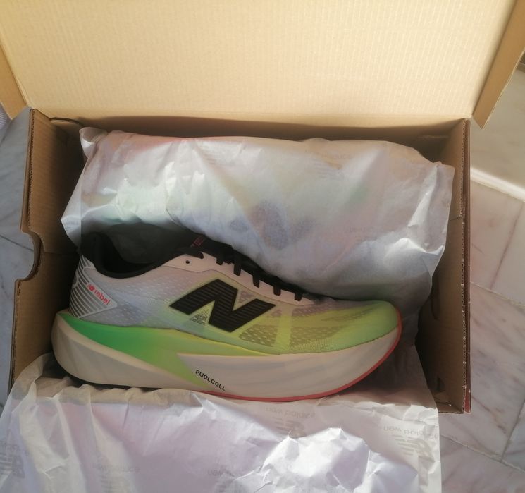 New Balance Rebel Fuelcell V5