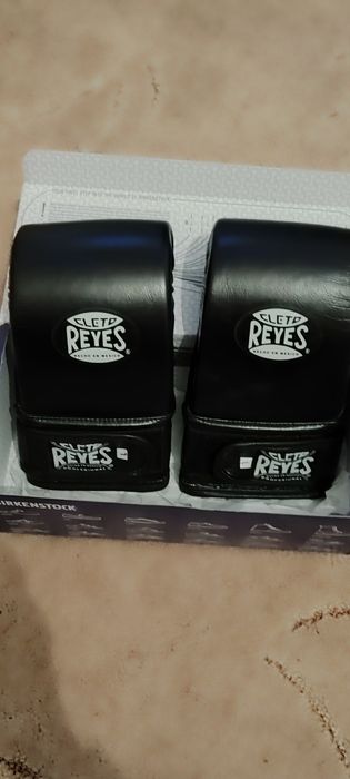 Боксерские перчатки Cleto Reyes profesional оригиналы Срочно
