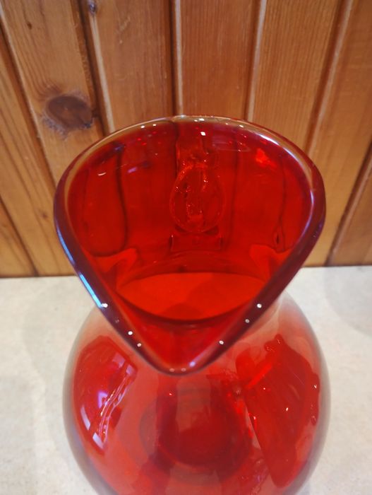 Dzbanek czerwony projektu Horbowego