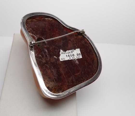 Okazała broszka miodowy bursztyn srebrna oprawa.