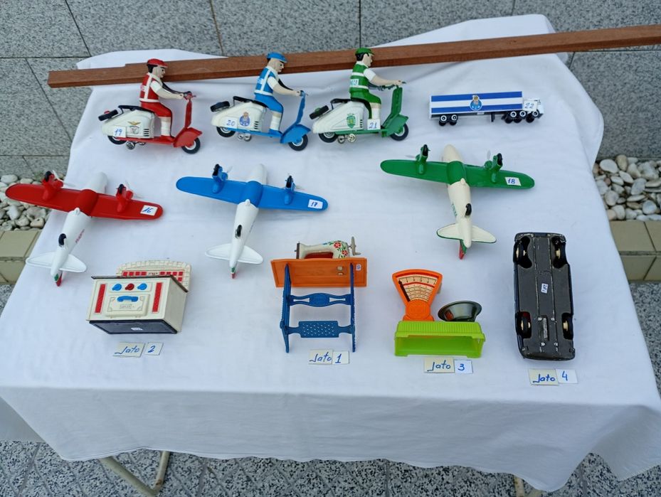 Brinquedos (Jato)+(Pepe)+(Moura)+(Osul)+(Caty) +etc.