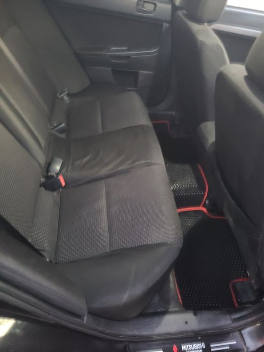 Mitsubishi lancer 10