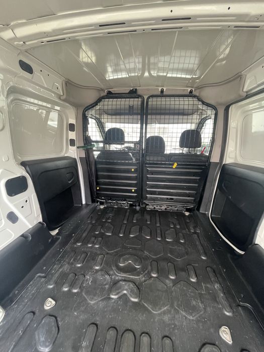 Fiat doblo de 2021 com 49’oooKlm.longa de 3 lugares
