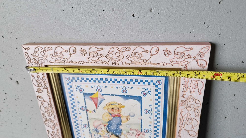 Quadro de criança, moldura em madeira