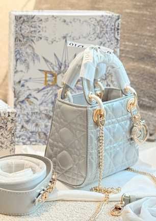 Puder perłowy Dior Lady