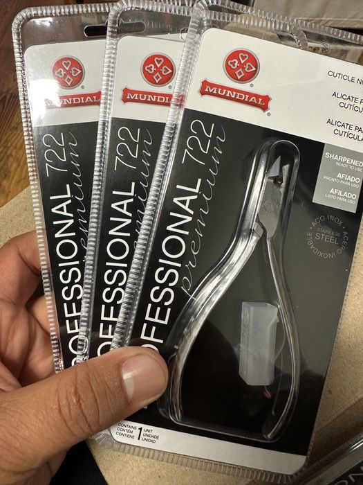 Alicate mundial 722 afiado manualmente