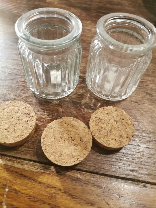 Zestaw dwóch szklanych słoiczków po świeczce sojowe