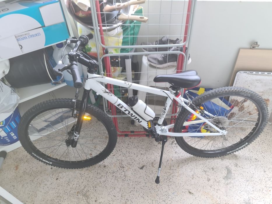 Bicicleta usada branca