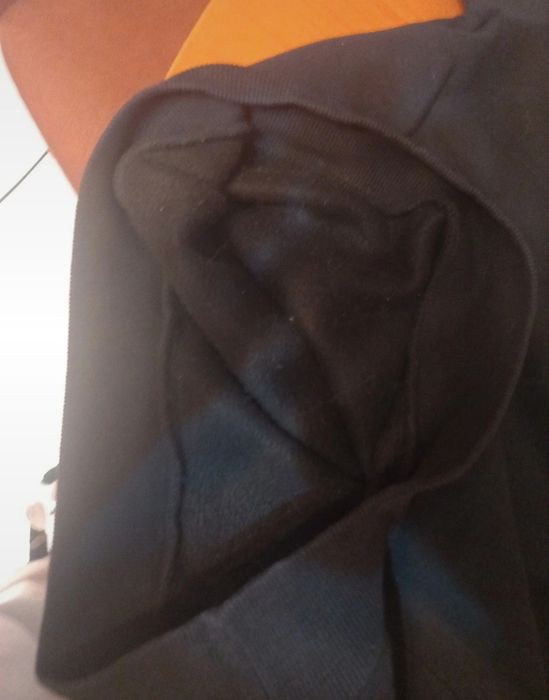 Camisola preta com frases pull and bear