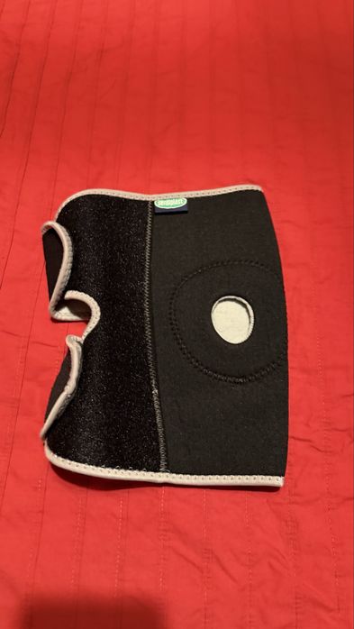 Opaska na staw kolanowy marki Sensiplast