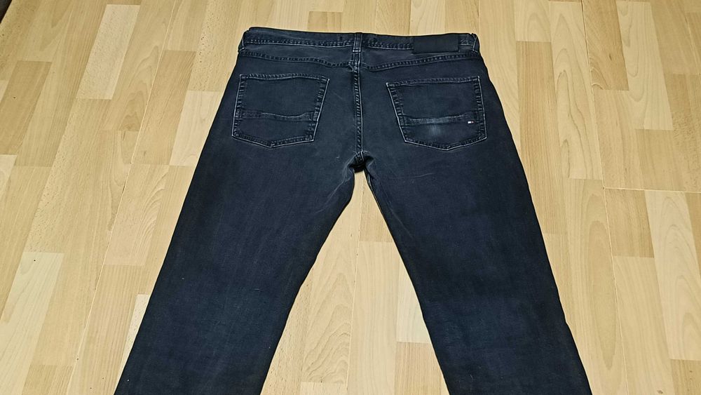 Męskie spodnie jeansowe TOMMY HILFIGER DENTON STRETCH r.L stan b.dobry