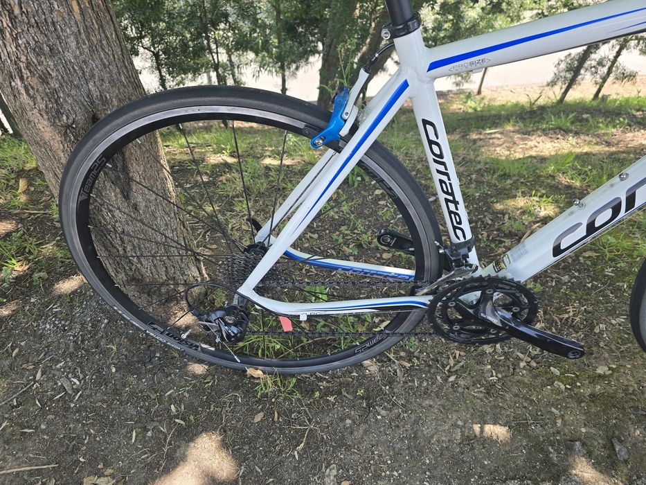 Bicicleta de estrada com 105 10x2v