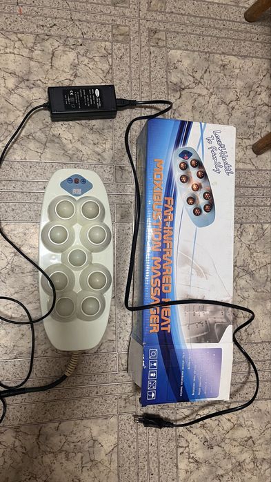 массажер с нефритовыми камнями и функцией инфракрасного подогрева