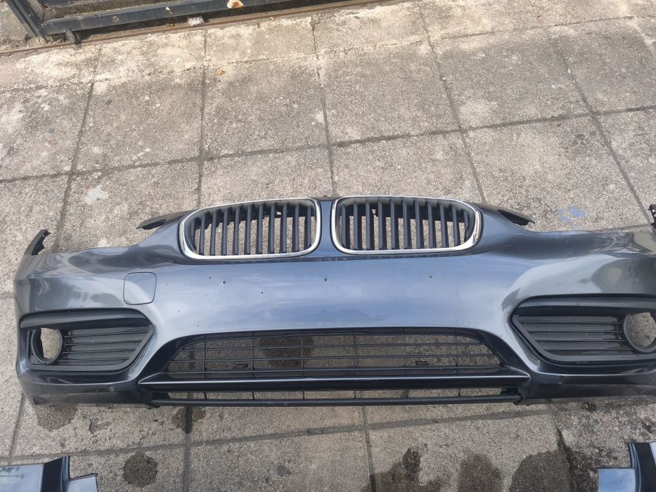 Para-choque dianteiro e traseiro BMW série 1 f20 e f21 em excelente estado