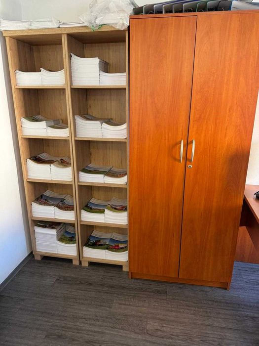 Komplet mebli biurowych