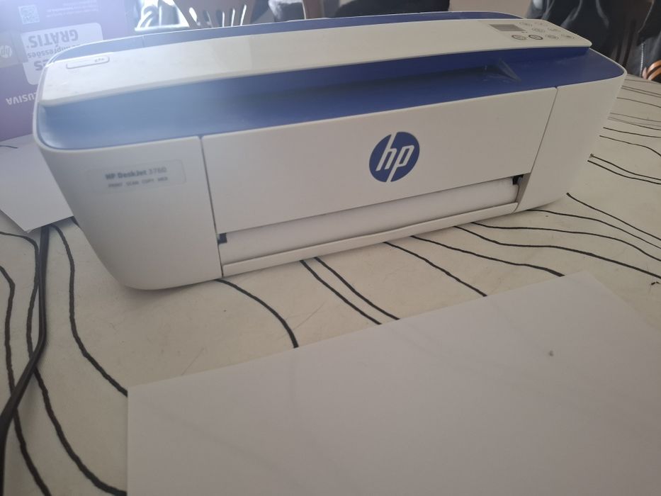 Impressora 3760 com 1 tinteiro novo