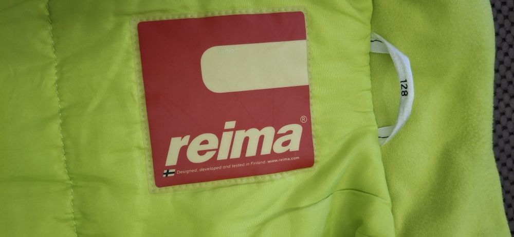 Куртка демі Reima 128р