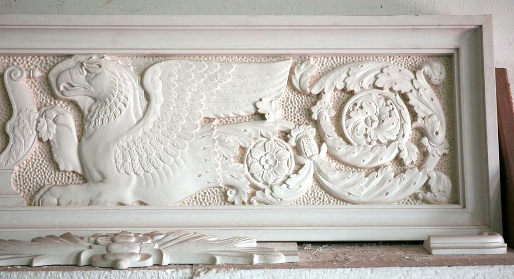 Барельєф Грифони панно на стіну