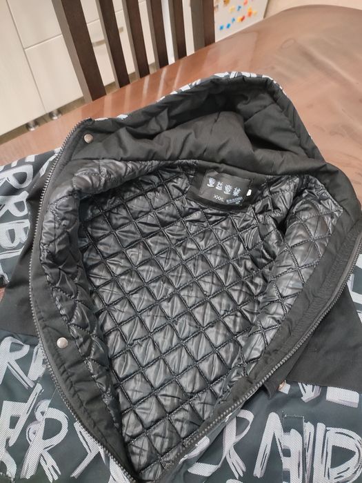 Продам  курткку на хлопчика