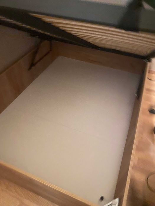 Tapczan dwuosobowy z pojemnikiem i materacem 140x200