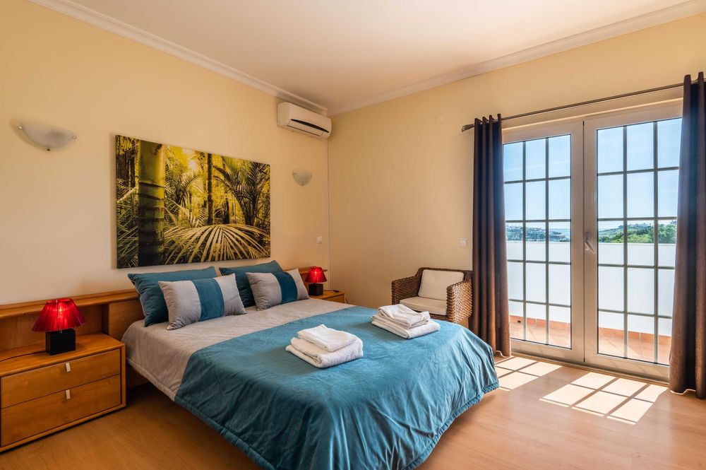 Vivenda Chris by Gabi Miguel - V4 com piscina privada