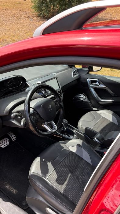 Peugeot 2008 — fotografia 12