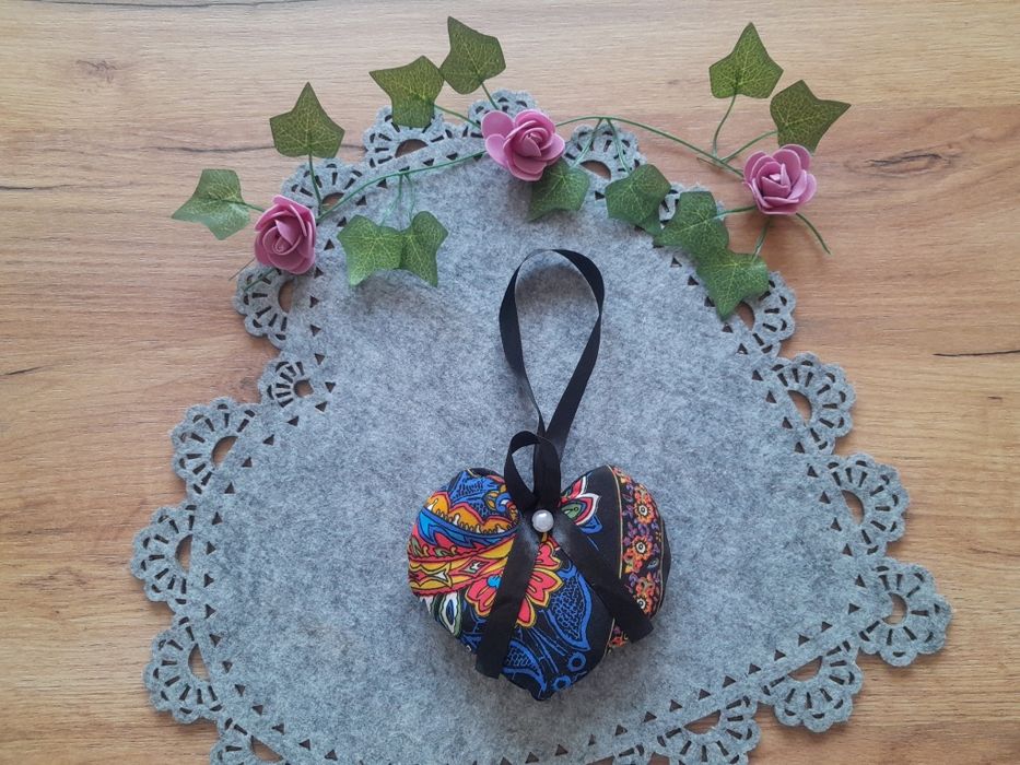 Zawieszka Serduszko styl folkowy, boho, etno, kwiaty, koronka