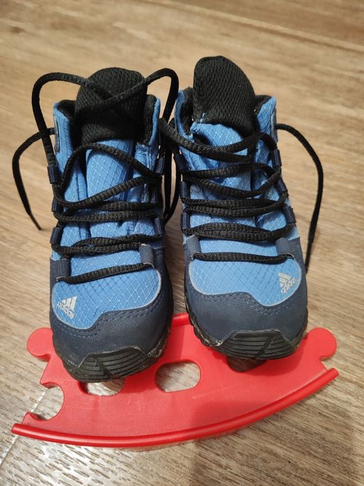 Продам  Adidas Terrex розмір 23 23,5 (устілки 14см)