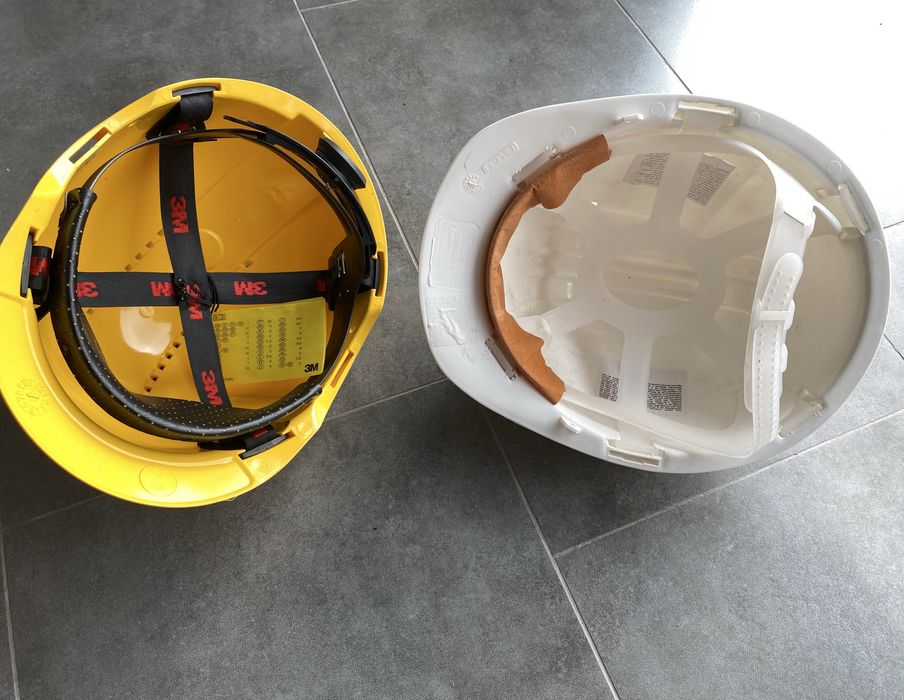 Capacetes de obras