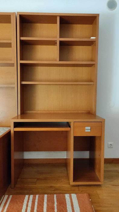 Conjunto Funcional com Cama, Secretária e Estante em Madeira