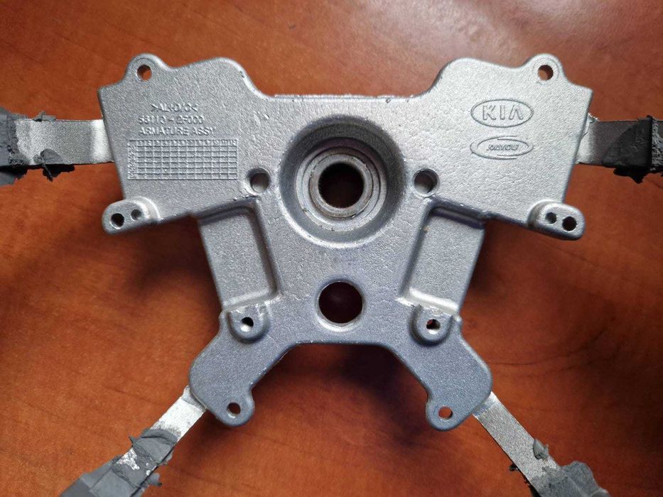 Руль Kia Cerato 2006-2009 г, ОРИГИНАЛ, 1 поколения, новый