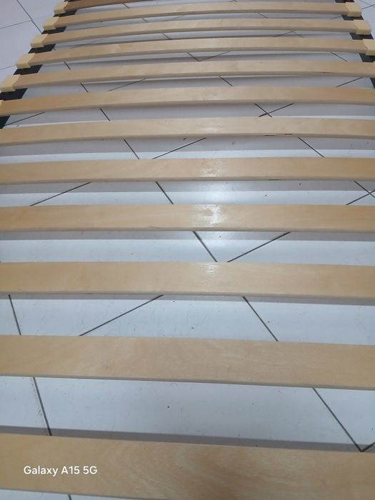 Estrado ikea akkarvik.