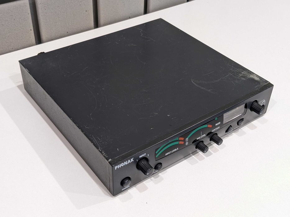 Студійний передатчик Phonak TX-300V у відмінному робочому стані