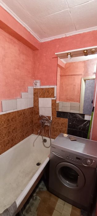 Воскресенський проспект 15(Перова), авторинок,  ТЦ "Квадрат"