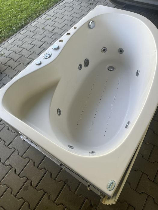 Sprzedam wannę z hydromasażem