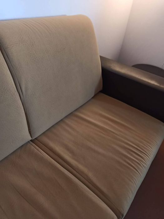 Sofá cama bege e castanho