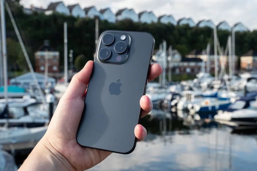 iPhone 15 Pro - Bom estado