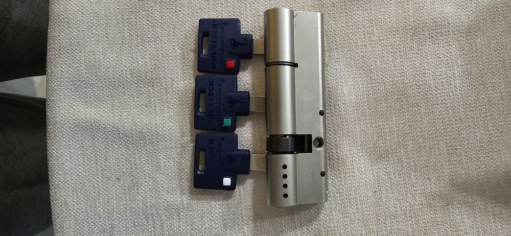 Cilindo europeu Mul-T-Lock interactive +