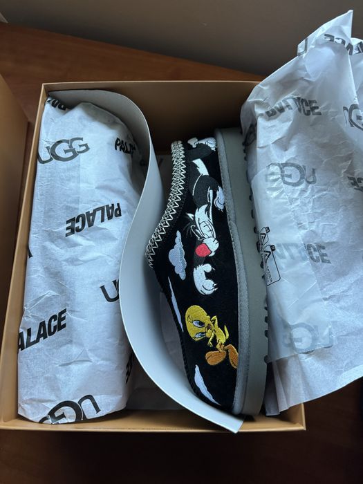 UGG  x  Palace x  Looney Tunes