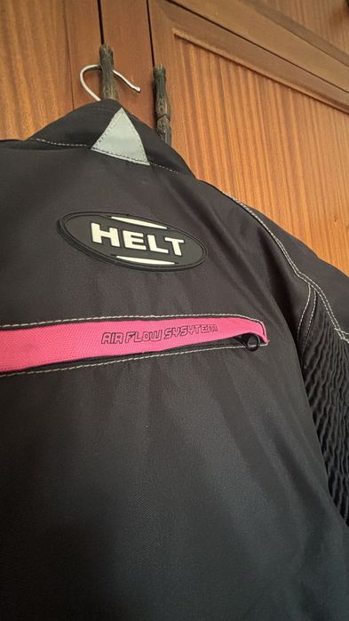 Casaco de Mota Feminino Impermeável | Ventilado e Forro Removível