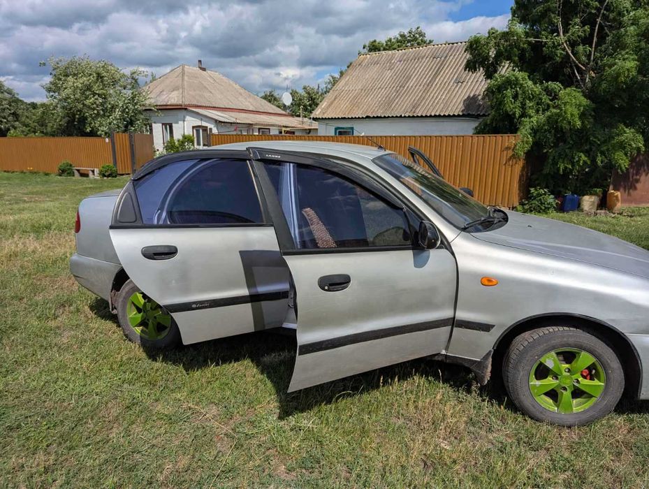 Автомобіль Lanos Sens