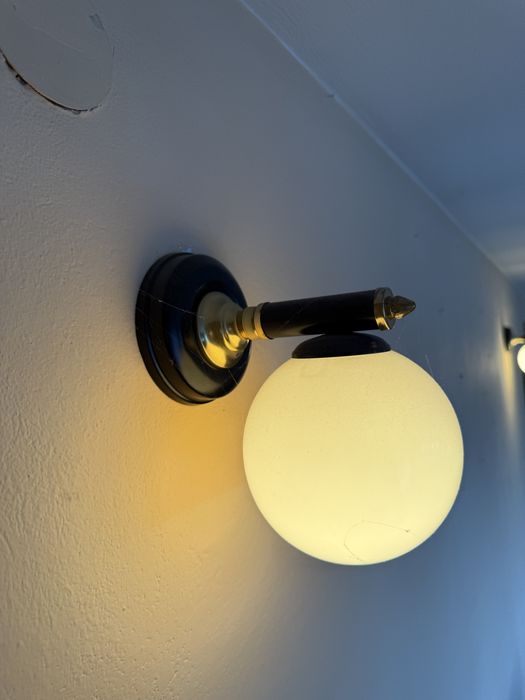 2 kinkiety ścienne dwie lampki ścienne z białym abażurem szklanym