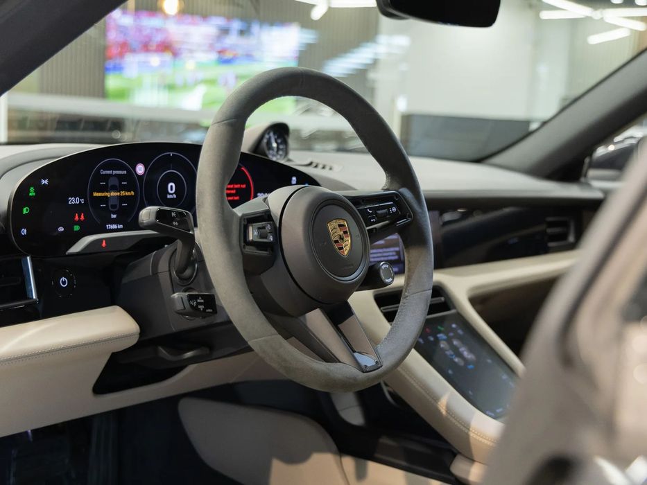Porsche Taycan 4S foto 2