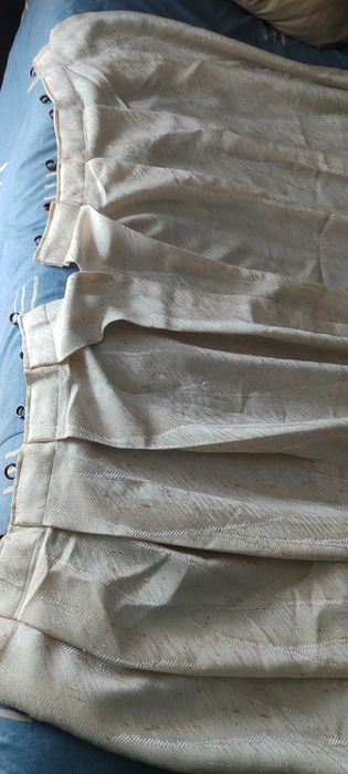 Cortinado composto por 2 peças, oferta para desocupar