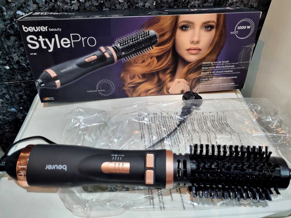 Escova rotativa de cabelo. Nova. Entrego em maos nas zonas de Oliveira de azemeis.